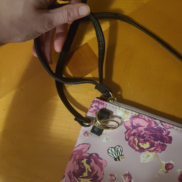 COPY - Betsey Johnson purse - Picture 3 of 3